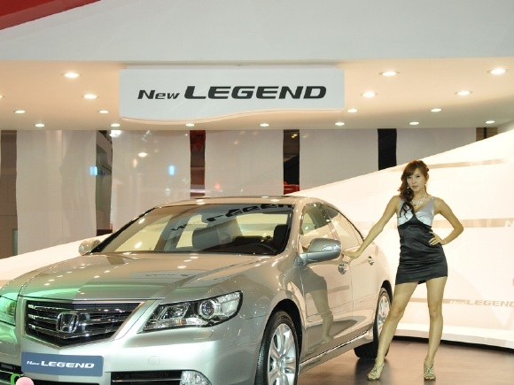 Korea girls and cars