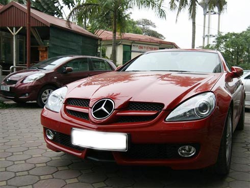 Công Vinh tậu xe Mercedes thể thao