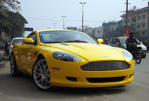 Thêm một siêu xe Aston Martin DB9 coupe về Hà Nội