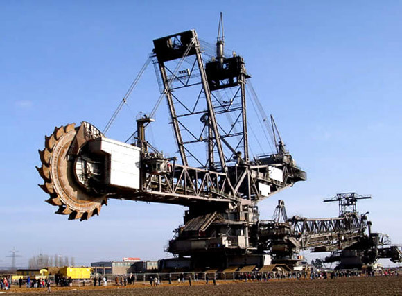 Bagger 288 do công ty Krupp của Đức sản xuất năm 1978 theo đơn đặt hàng của công ty khai mỏ Rheinbraun. Bagger 288 có tổng khối lượng lên tới 13.500 tấn