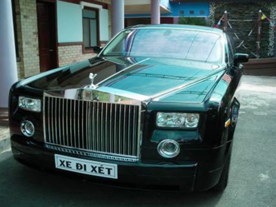 Chiếc Rolls Royce Phantom của ông Lê Ân. 