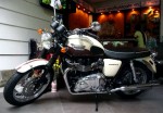 Bonneville T100 - cỗ xe hoài cổ của Triumph