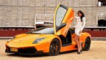 Lamborghini Murcielago thách thức người đẹp