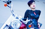 Thiếu nữ Việt "đọ dáng" cùng Harley-Davidson Fat Boy