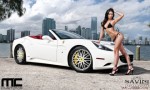 Bikini đọ đường cong với Ferrari California