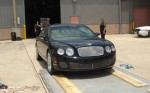 Quy trình đưa Bentley Flying Spur chống đạn lên máy bay