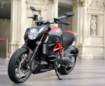 Ducati Diavel trình làng châu Á