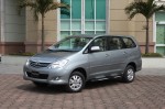 Innova GSR 2011:Xe tiện nghi có giá 754 triệu