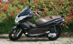 Honda PCX bất ngờ tăng giá thêm 9 triệu đồng