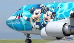 "Độ" máy bay bằng nghệ thuật airbrush