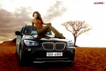 Trương Hằng khoe đường cong bên BMW X1