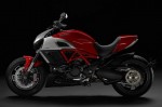 Tháng 3 : Ducati Diavel ra mắt