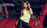 Chân dài sexy "hớp hồn" Ferrari F430