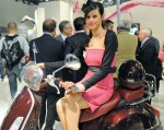 Người đẹp bốc lửa ở triển lãm môtô EICMA