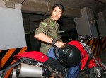 Johnny Trí Nguyễn khoe vẻ nam tính bên Ducati