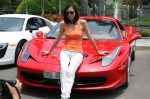 Ngô Thanh Vân khoe dáng bên 'ngựa chiến' Ferrari 458