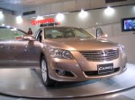 Toyota Việt Nam niêm yết giá xe bằng tiền đồng