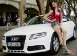 Trang Nhung tạo dáng sexy bên Audi A4