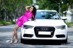 Á hậu Hoàng My tạo dáng cùng Audi A6